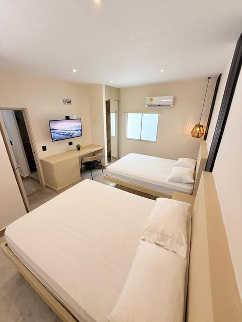 TV and multimedia, Photo of the whole room, Bedroom