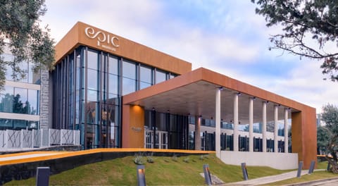 Facade/entrance
