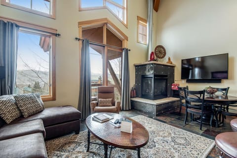 Dillon Ridge Retreat House in Dillon