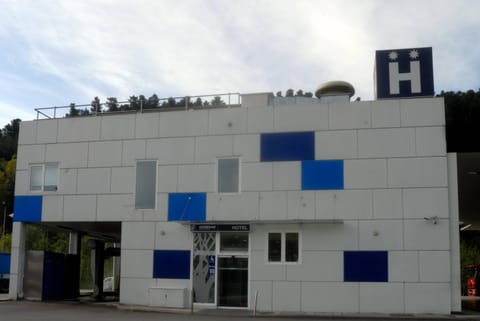 Facade/entrance, Off site