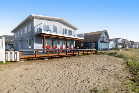 Ace's Beach House House in Rockaway Beach