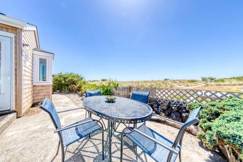 Cheri's Oceanfront Getaway House in Rockaway Beach