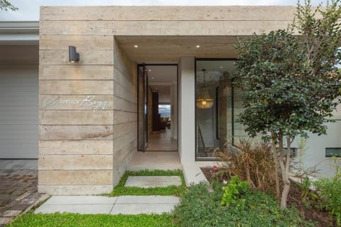 Sunrise Bay Self Catering Apartment in Plettenberg Bay