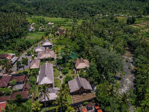 Property building, Natural landscape, View (from property/room), Garden view, Landmark view, River view