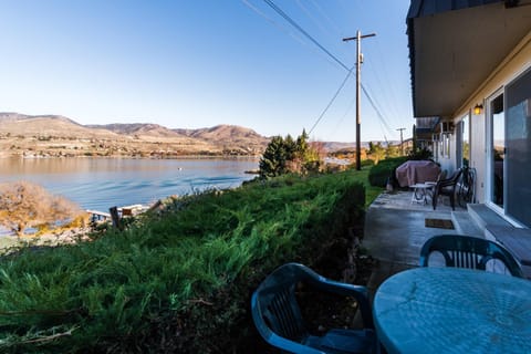 Perfect View Apartment in Chelan (In Town)