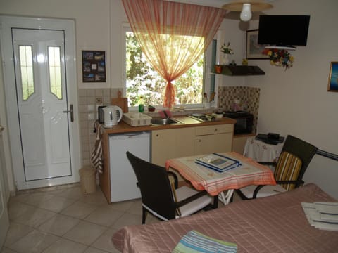 TV and multimedia, Kitchen or kitchenette, Dining area