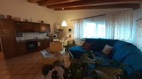 Kitchen or kitchenette, Living room, Seating area