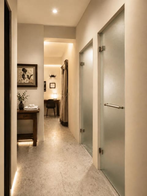 Shower, Toilet