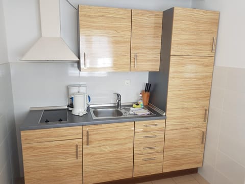 Coffee/tea facilities, Kitchen or kitchenette