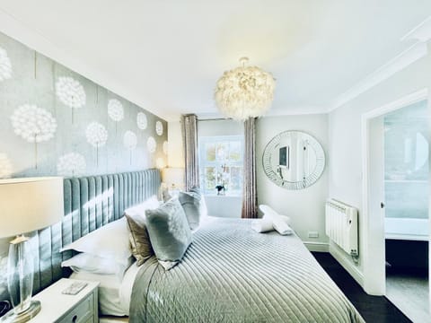 Cotswold Chic Retreats "Jacinabox" Central Chipping Campden-Parking-Garden Apartment in Chipping Campden