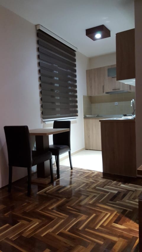 Kitchen or kitchenette, Seating area