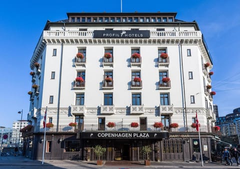 Property building, Facade/entrance, Location