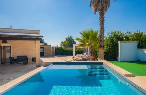 Pool view, Swimming pool, sunbed