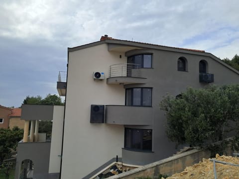 Property building, Day