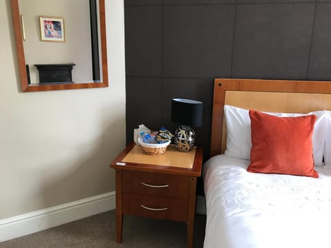 Haya Guest House Bed and Breakfast in Oldbury