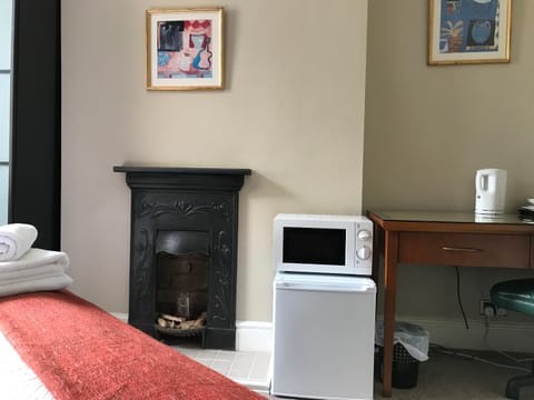 Haya Guest House Bed and Breakfast in Oldbury