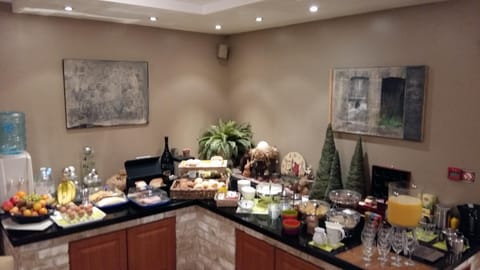 Food and drinks, Meals, Buffet breakfast