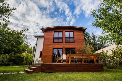 Patio, BBQ facilities, Garden, Garden, Balcony/Terrace, Dining area, On site, Garden view, Family, Family