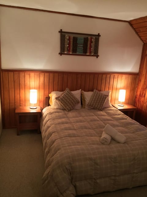 Bed, Photo of the whole room, Decorative detail, Bedroom