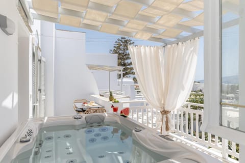 Birikos Hotel & Suites Apartment in Agios Prokopios