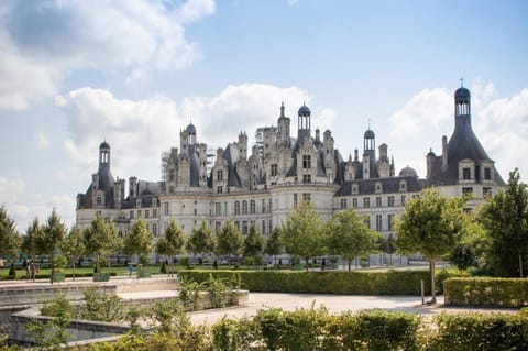 Nearby landmark, Off site, Natural landscape, Activities, Entertainment, Location