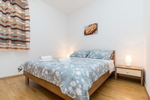 Winter, Summer, Bedroom