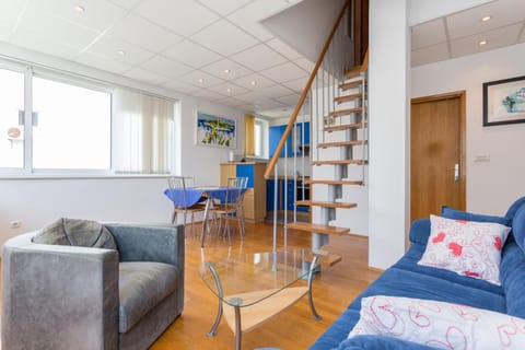 Kitchen or kitchenette, Living room, Dining area
