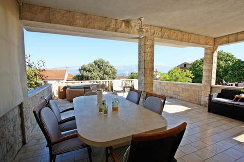 Balcony/Terrace, children, Family