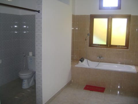 Villa Mangga Beach Bed and Breakfast in Abang