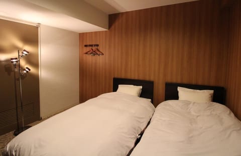 Photo of the whole room, Pets