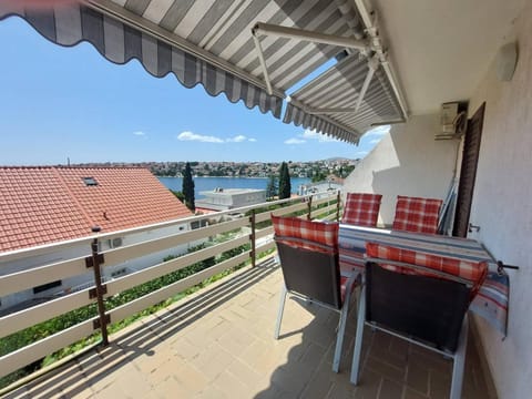 Balcony/Terrace, children, Family
