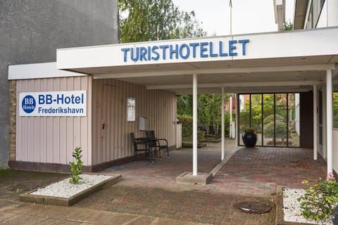 Facade/entrance, Property logo or sign
