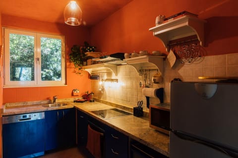 Coffee/tea facilities, Kitchen or kitchenette, Communal kitchen, dishwasher, hair dresser, minibar, pet friendly, stove, toaster, kitchen