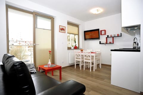 Photo of the whole room, City view