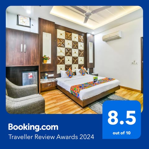 Bed, Seating area, Bedroom, wardrobe, air conditioner