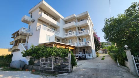 Apartments Cota Guesthouse Bed and Breakfast in Ulcinj