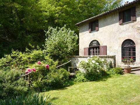 Property building, Patio, Facade/entrance, Garden, On site, Garden view