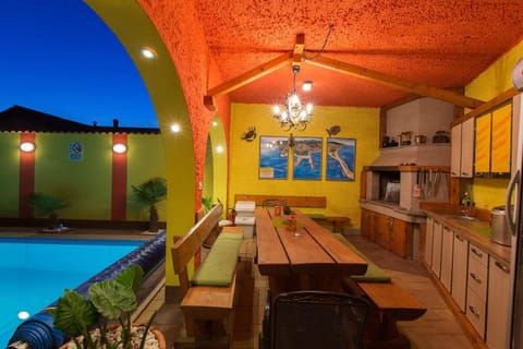 Balcony/Terrace, Swimming pool