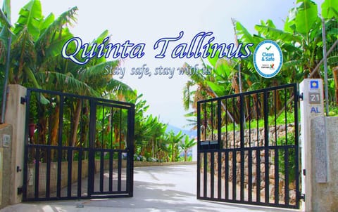 Facade/entrance, Logo/Certificate/Sign