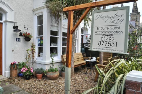 Property building, Day, Garden, Logo/Certificate/Sign, Garden view, Street view