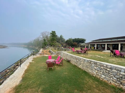 Spring, Day, Natural landscape, Garden, Garden view, Lake view, River view, sunbed