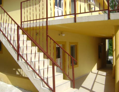 Balcony/Terrace, Decorative detail