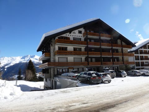 Facade/entrance, Natural landscape, Winter