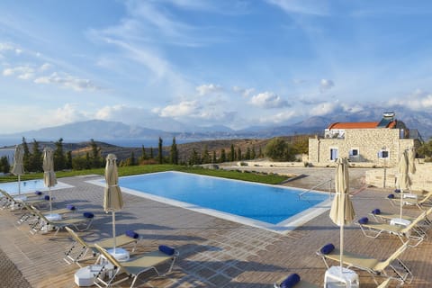 Property building, Day, Natural landscape, Mountain view, Pool view, Swimming pool, sunbed