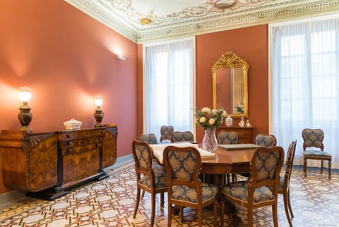 Living room, Decorative detail