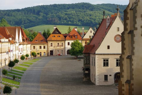 City view, Street view