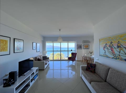 Living room, Sea view