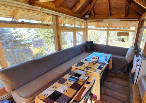 Communal lounge/ TV room, Living room, Seating area