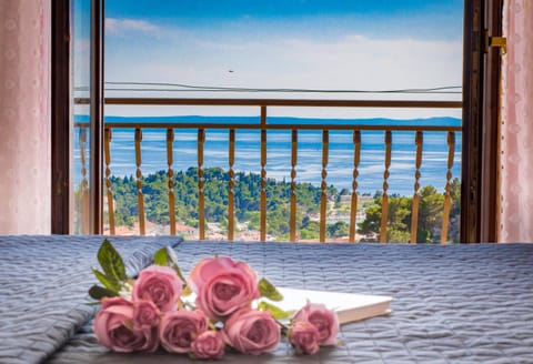 Other, Photo of the whole room, Decorative detail, Decorative detail, Sea view