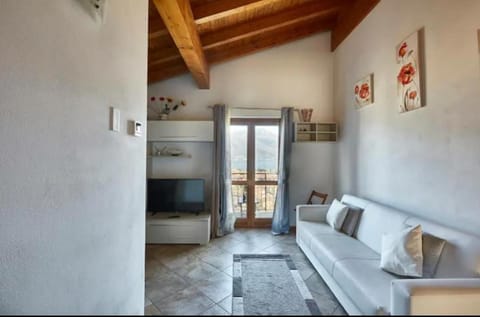 Ulivi on the Lake Apartment in Dongo